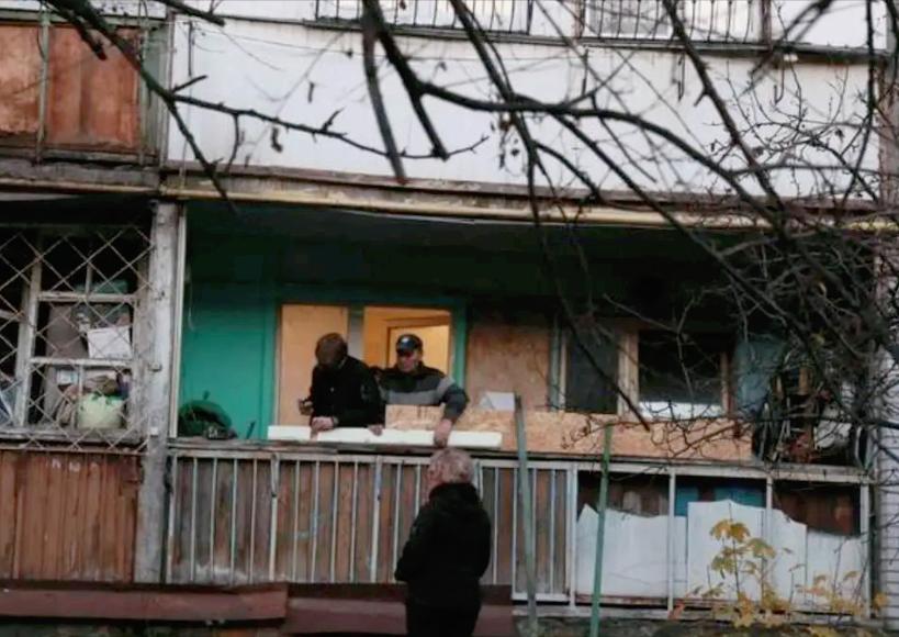 零下好几度的基辅简直成了“冰窖”,俄军空袭把电力设施炸得稀巴烂，全城停电停暖停供