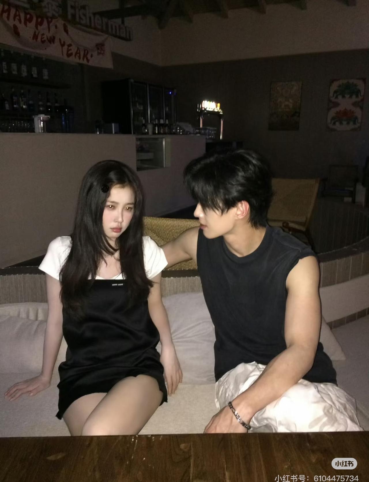 再见了朝朝 暮暮，朝为日 暮为月 朝朝暮暮永不分离🌙🌝❤️朝朝暮暮 @何与 