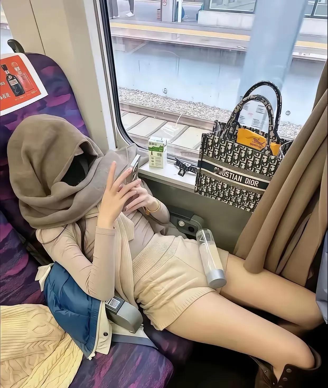 急！高铁上遇到这样的人该怎么办？[what]