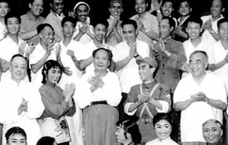 春晚女王赵丽蓉1963年拒绝与毛主席会面，主席当场回应连说三声好，背后有什么原因