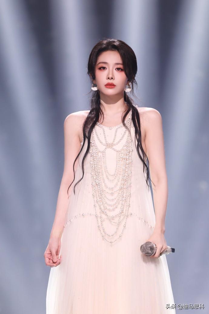 喻言舞台剧照到！