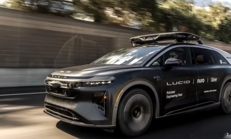 【每人Auto快讯 | Uber加速Robotaxi落地】4月14日，Uber正