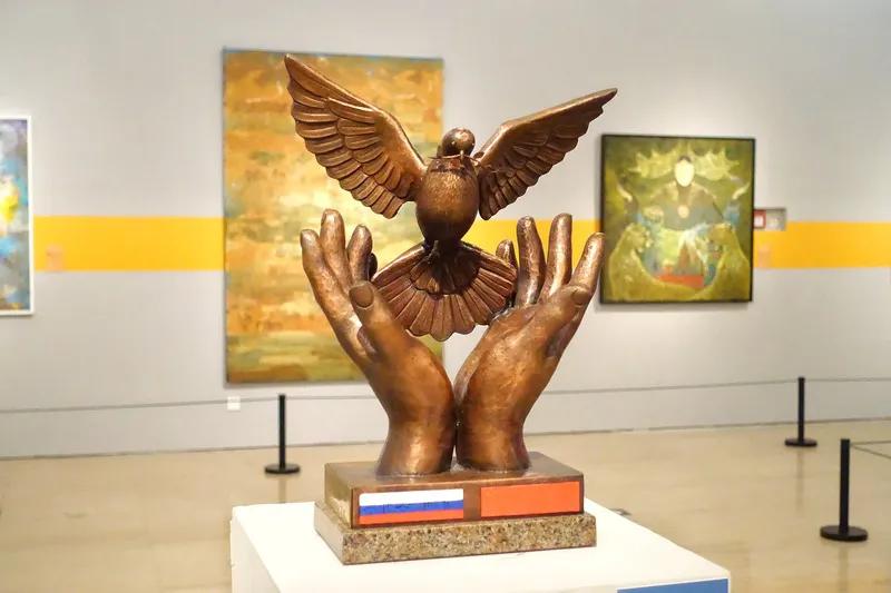 古代皇宫的情节；全面的打破，全新的设计、人类世界的行为；伴随人类的认知文化发展进