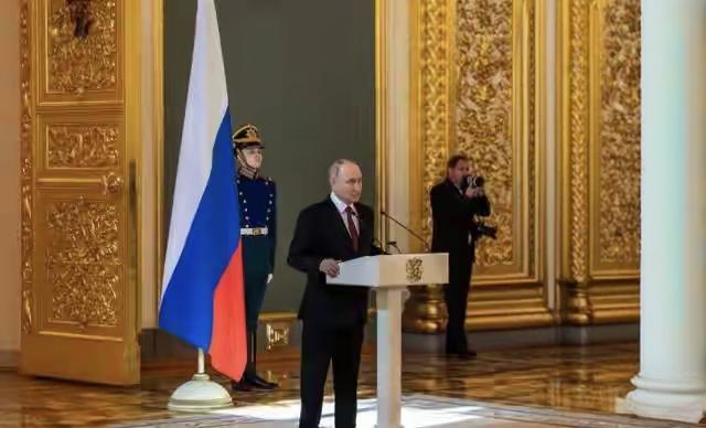 俄乌冲突进入第五年，俄和西方专家看法大分歧！
 
俄方这边挺乐观，55%民众觉得