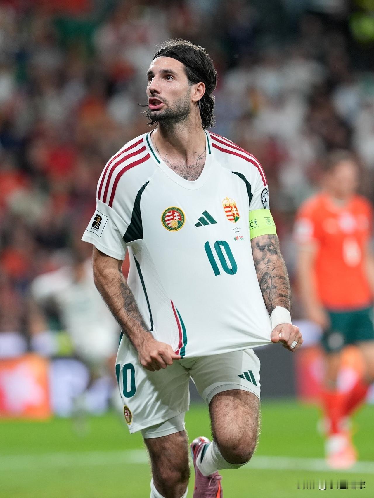 索博斯洛伊为匈牙利打入的决定性进球与助攻：
⚽️ 2020年绝杀土耳其
⚽️ 2