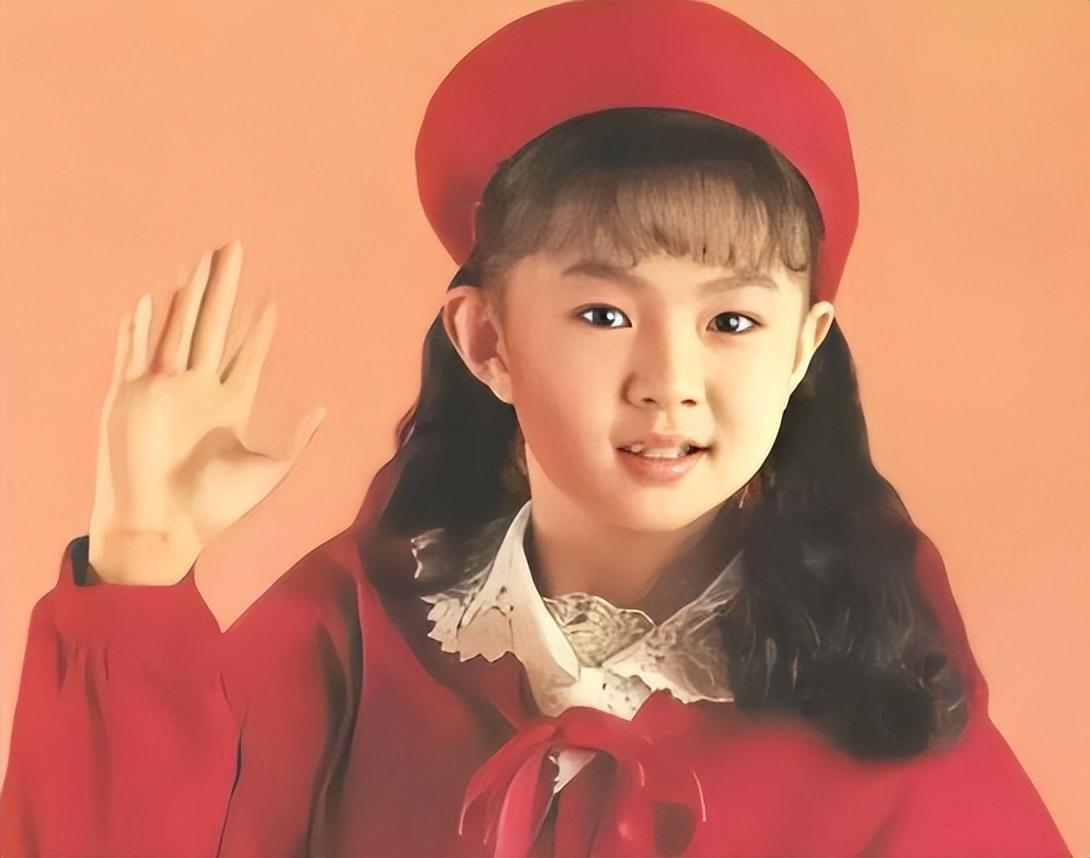 卓依婷


有没有听卓依婷的歌长大的朋友？卓依婷的声音真的是岁月温柔的书签，承包