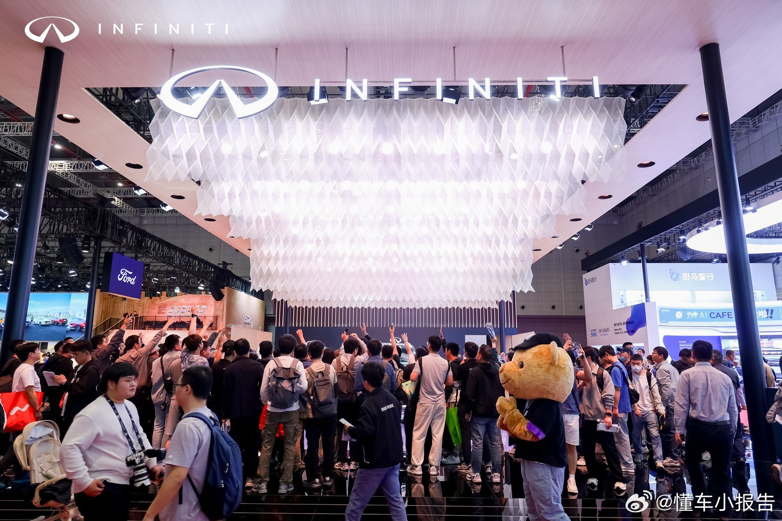 英菲尼迪INFINITI[超话]2025上海国际车展英菲尼迪 Hey小伙伴们，英