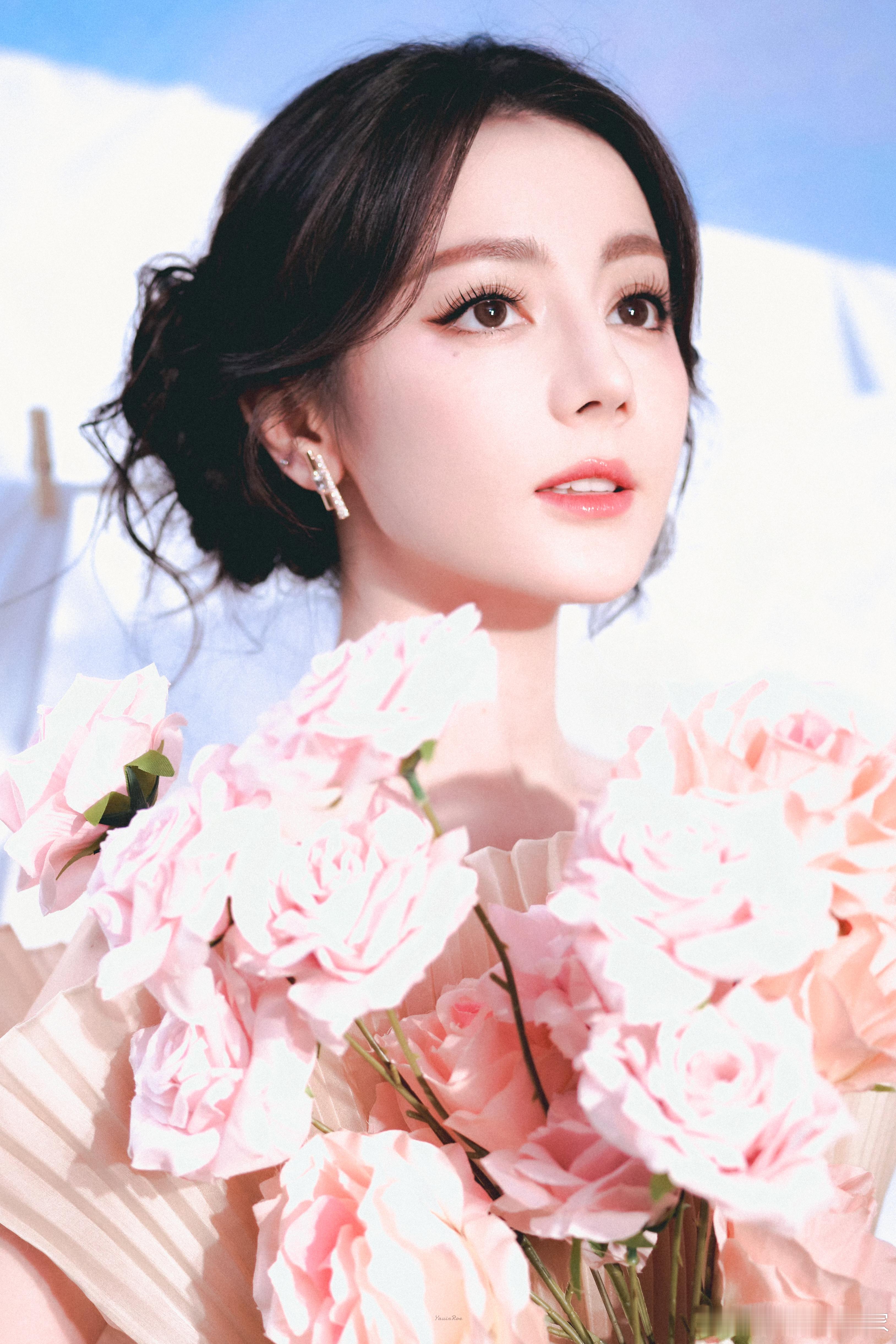 迪丽热巴迪丽热巴0603生日快乐 dlrb 今天星期巴 dlrb 迪丽热巴你叫冬