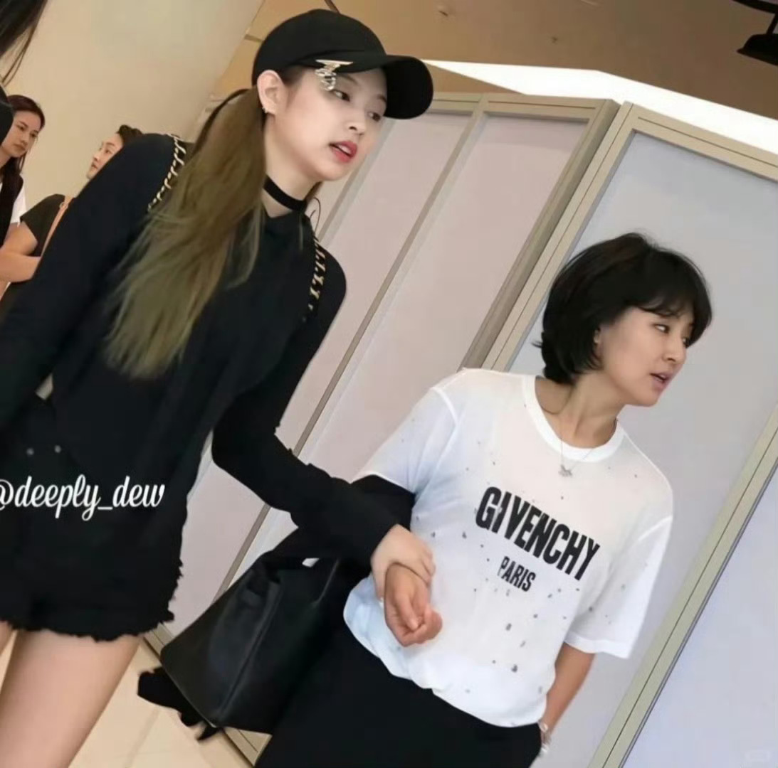 Jennie妈妈高级氛围感头像 欢迎使用 