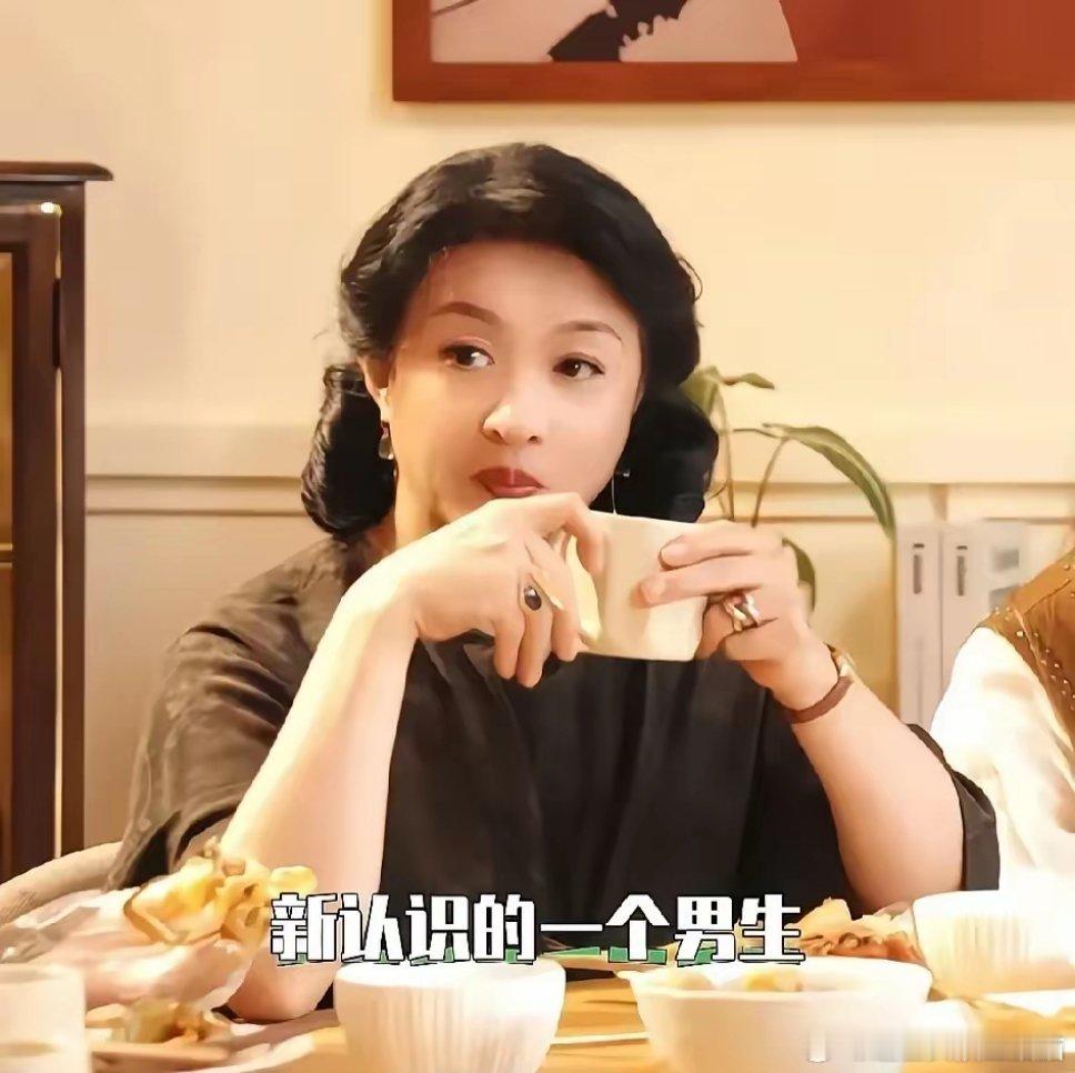 金星真直率！9月24日，59岁的女网红olga姐姐在直播间里，突然对金星爆出一个