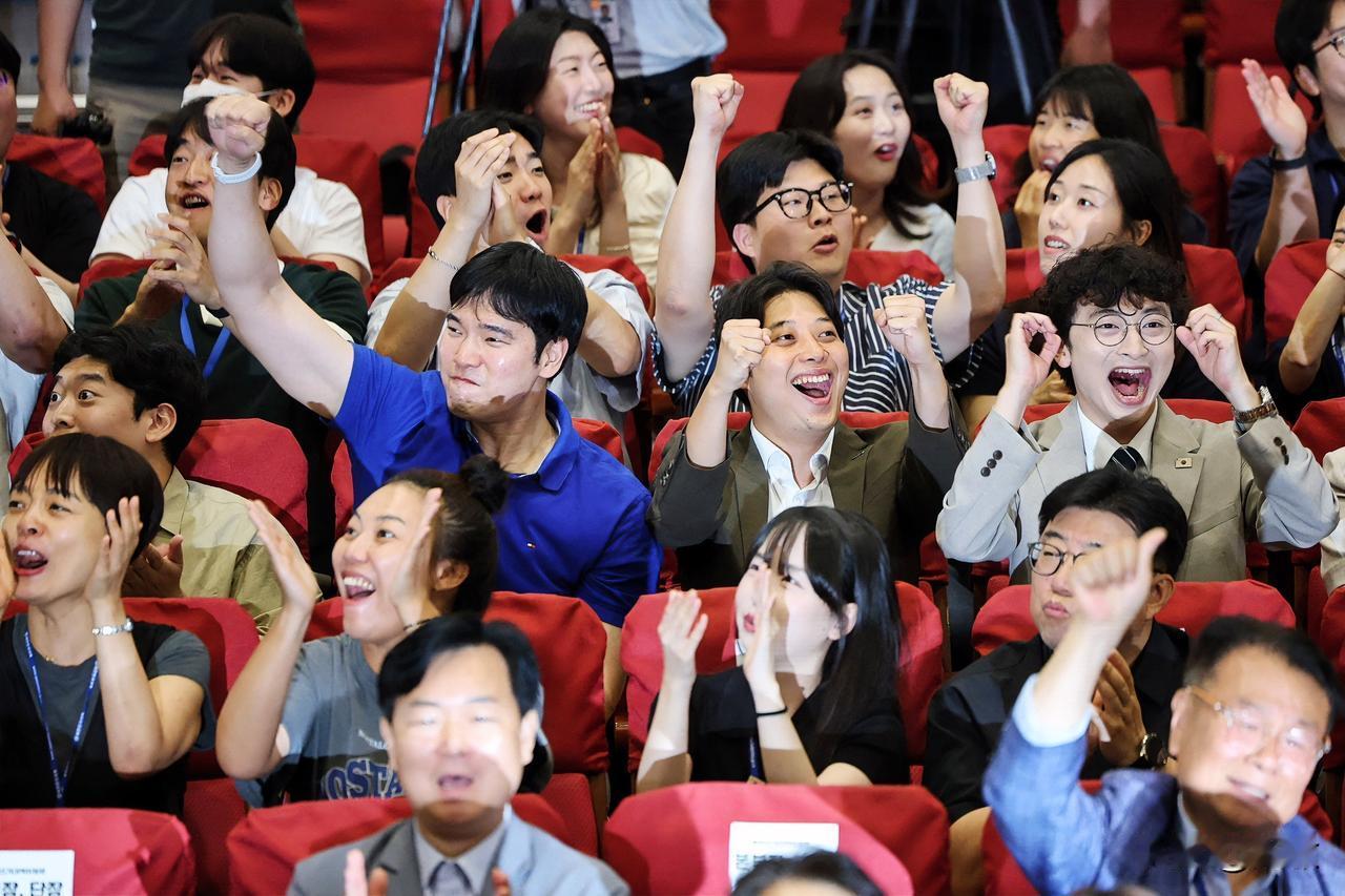韩国答应中国了！

当地时间6月4日韩国国土交通部对外发布通告，中韩敲定时隔七年
