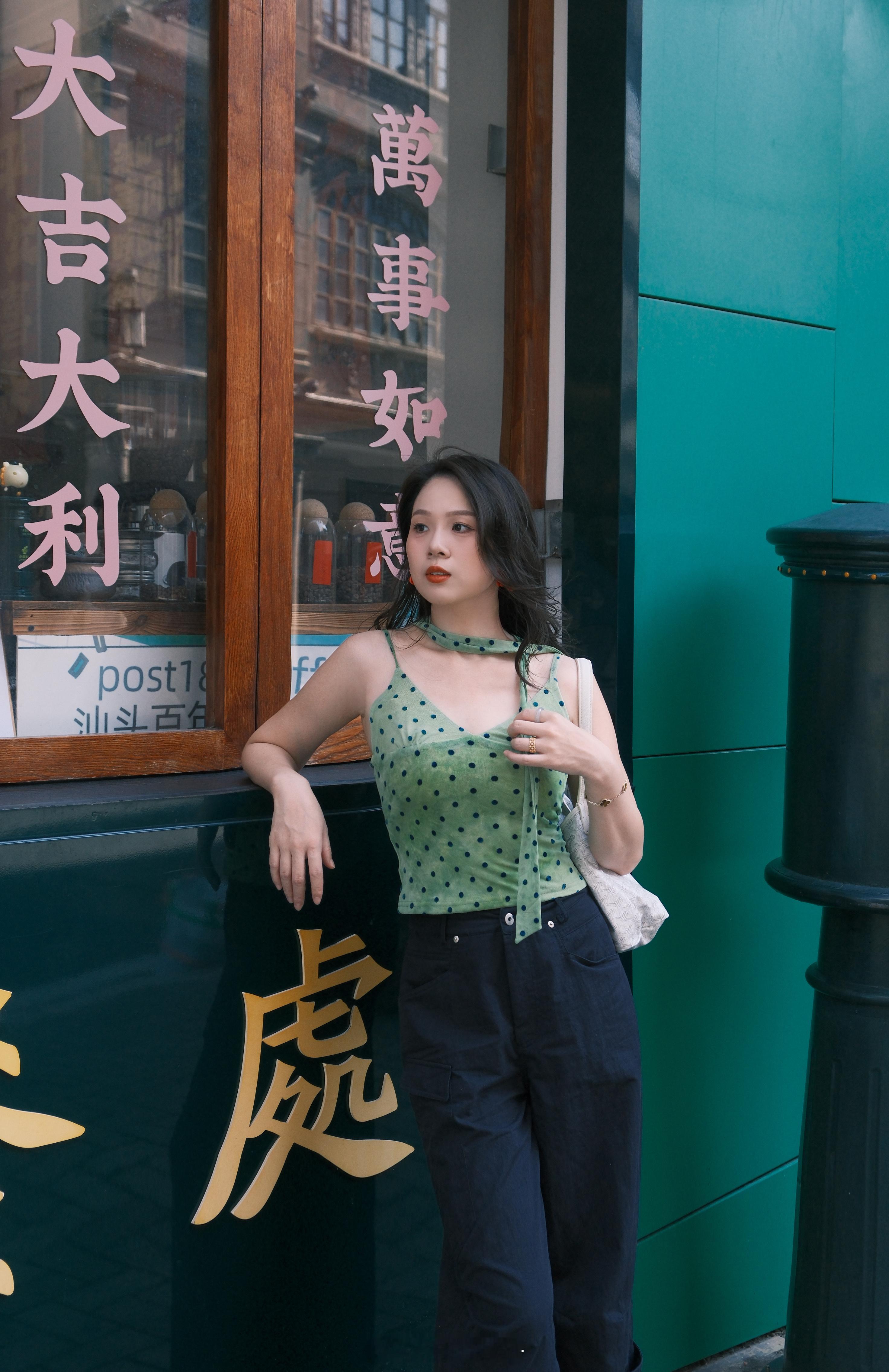 瘦了就每天都穿吊带 