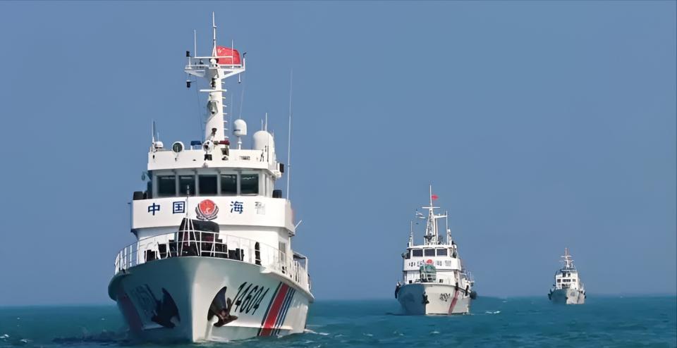 台湾三艘船围堵大陆一艘海警船，围了 34 小时。你真以为这是一场势均力敌的海上对