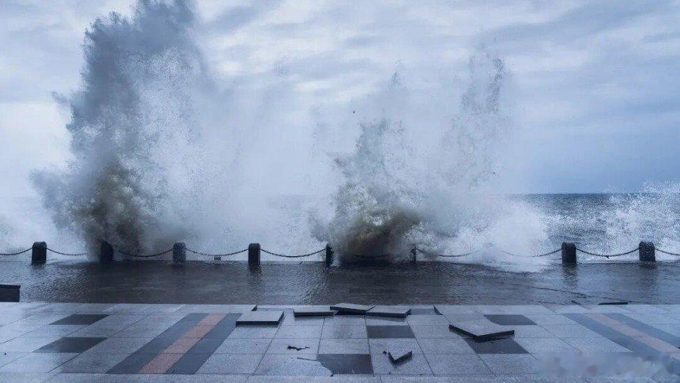 凤凰新闻【超强厄尔尼诺事件，要来了】近日，国家海洋环境预报中心综合海洋监测、大气