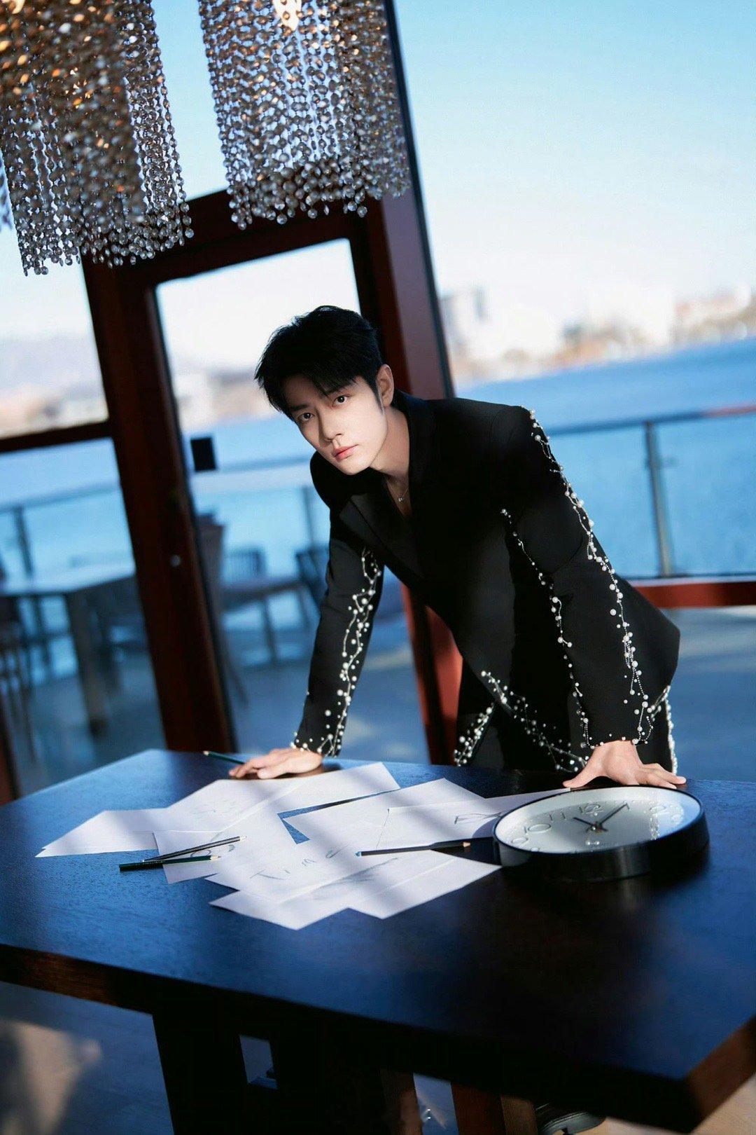 肖战云包场支持电影匿杀哇哇哇哇帅哥们的梦幻联动给我看激动了啊，肖战包场支持彭昱畅