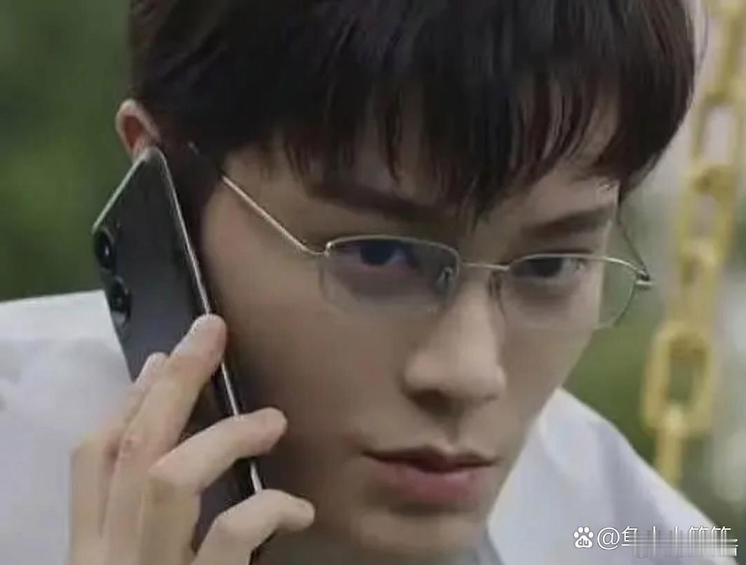 丁禹兮为什么想不开要演现偶，离开头套他的现代装一言难尽 