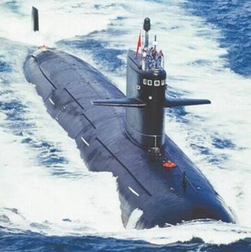 为何核潜艇能长时间待在水下？其实说白了，核潜艇唯一的限制，那就是人得下班回家。