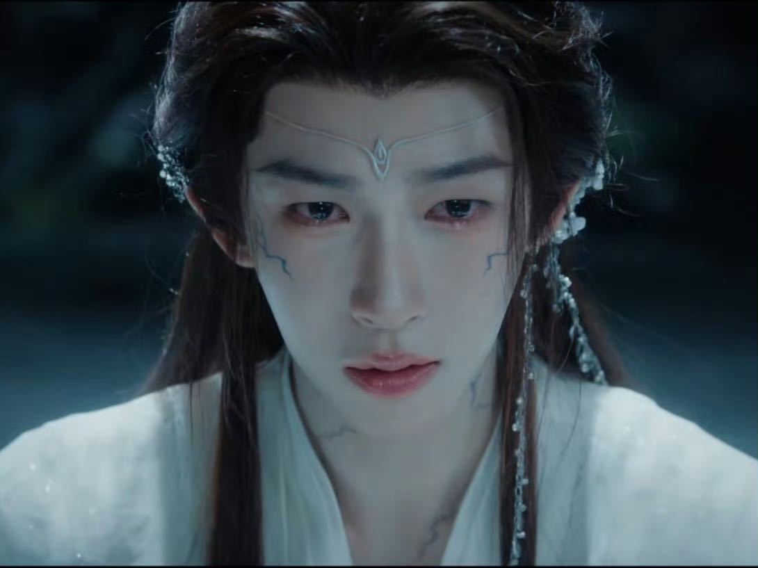 刘宇月鳞绮纪哭戏太美了，刘宇饰演的天地在月鳞绮纪的这场哭戏，静静地、无声地、却有