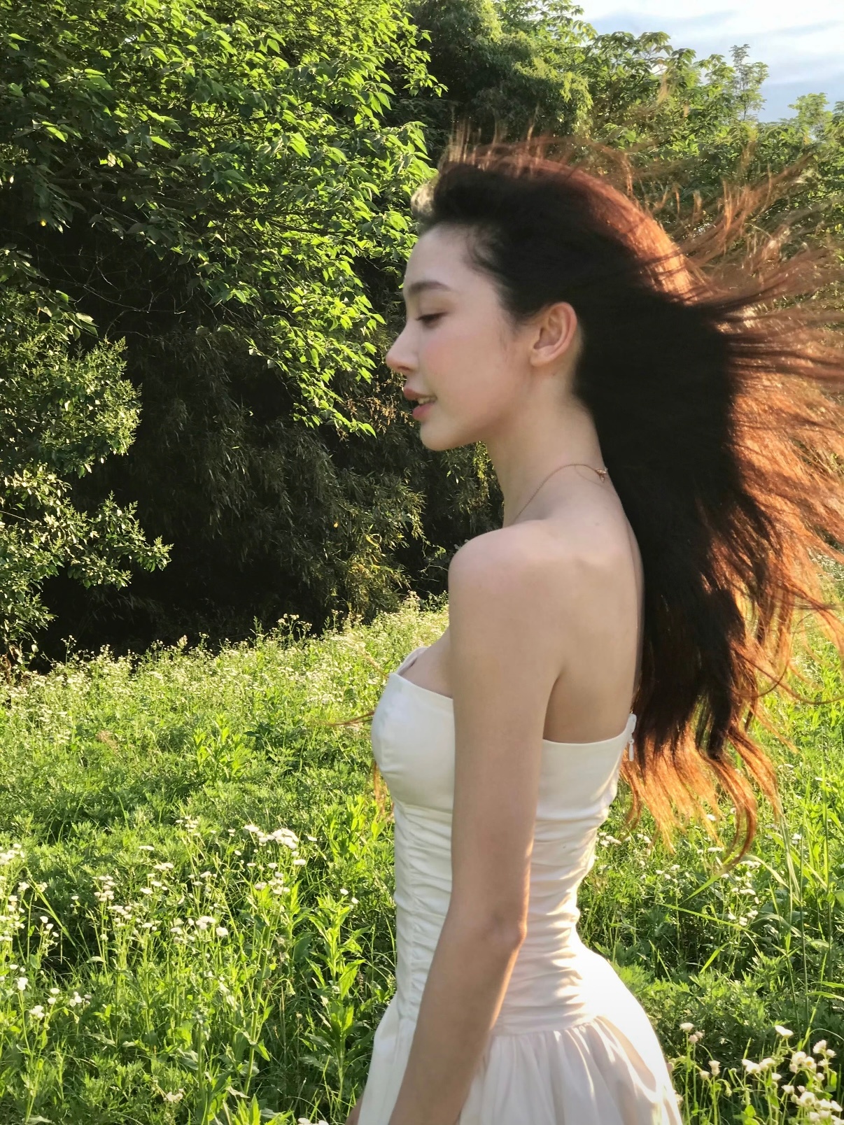 玲这个额头真的给她增加了好多婴儿感，有没有人懂我在说什么，婴儿的额头占脸比例很大