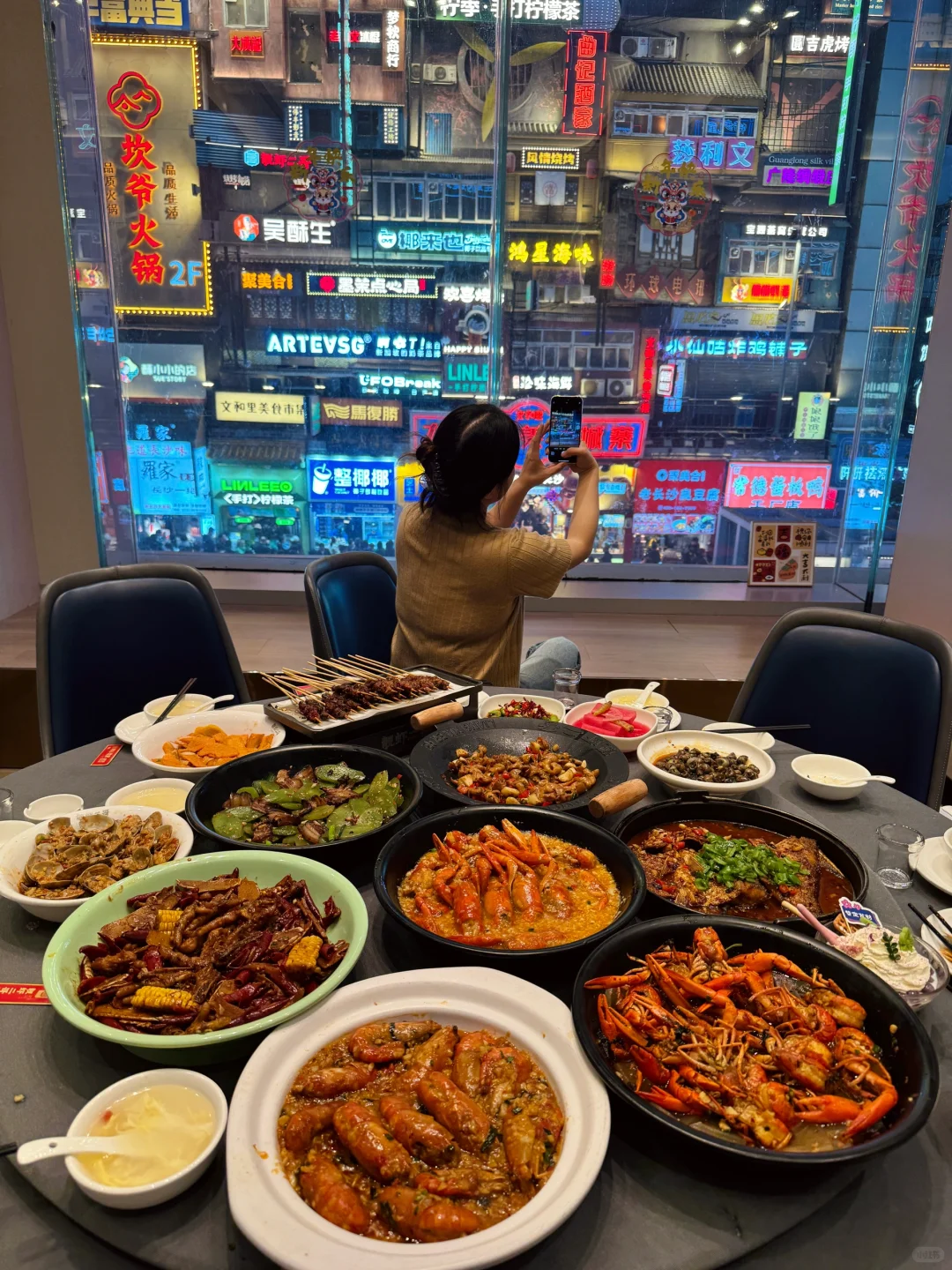 下高铁就来吃了！感谢长沙网友！真的没失望！