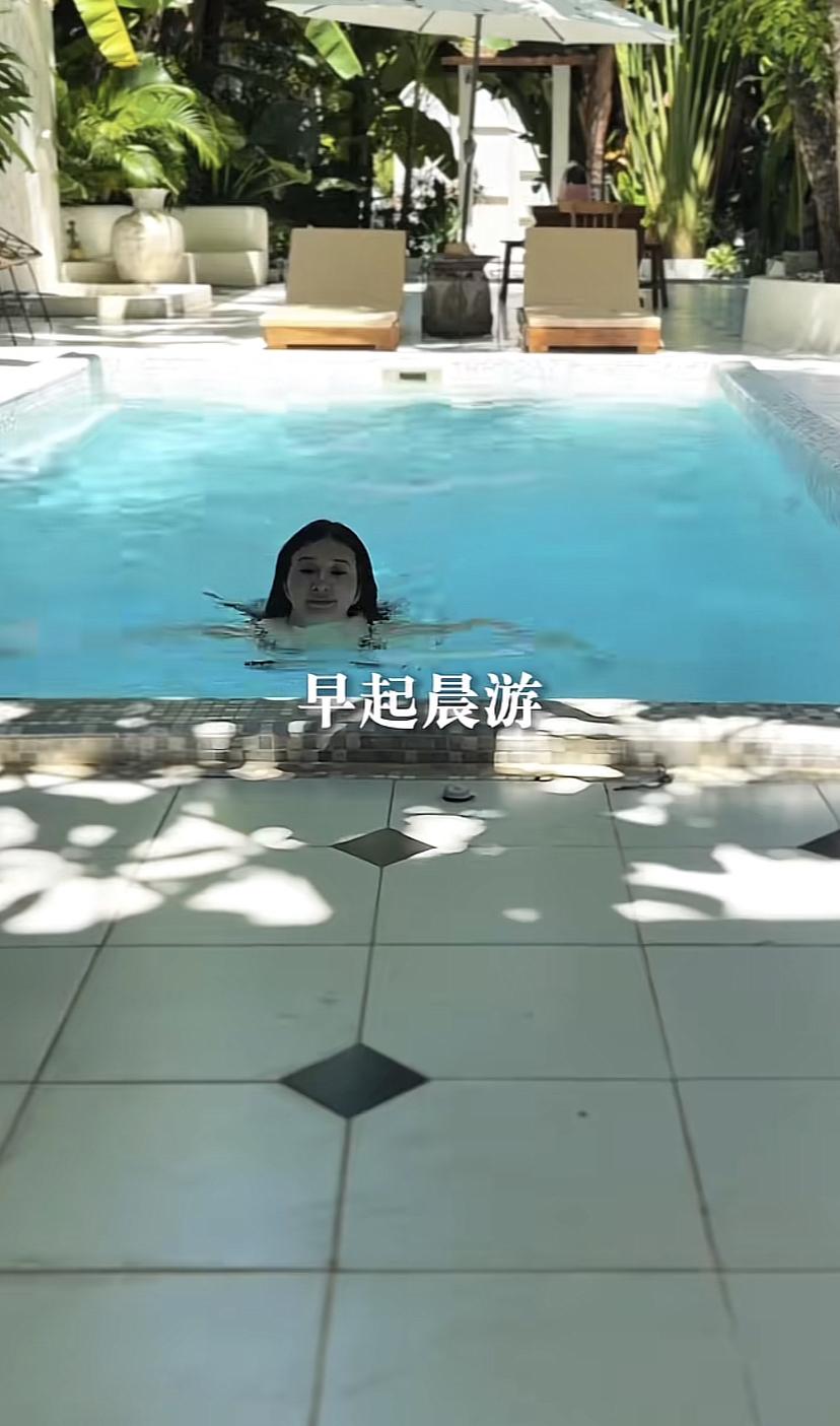 熊乃瑾近几年没有不拍戏，在清迈过的很惬意，早起游泳，点上一根熏香，喝杯咖啡，打打