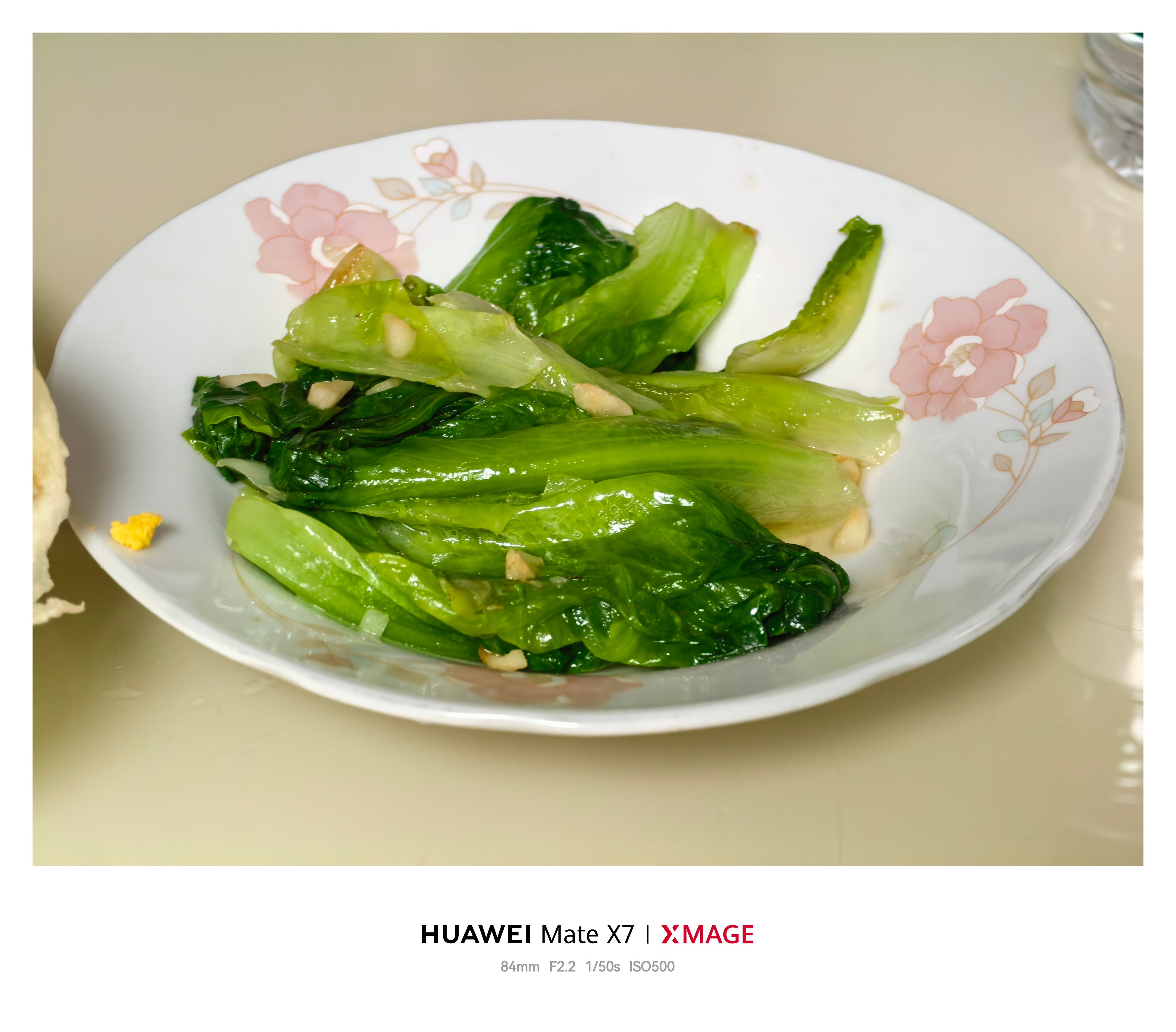 早！今天早上又吃鸡蛋蒜，推荐给大家：简单、好吃、好做。煮鸡蛋和蒜放在一起捣碎，怕