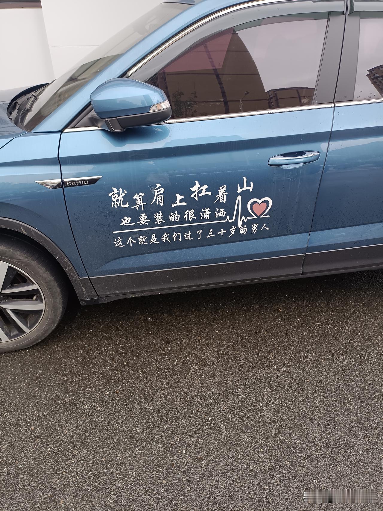 年轻人压力大
市场经济，本质是竞争经济，优胜劣汰，适者生存。有人称年轻人压力大，