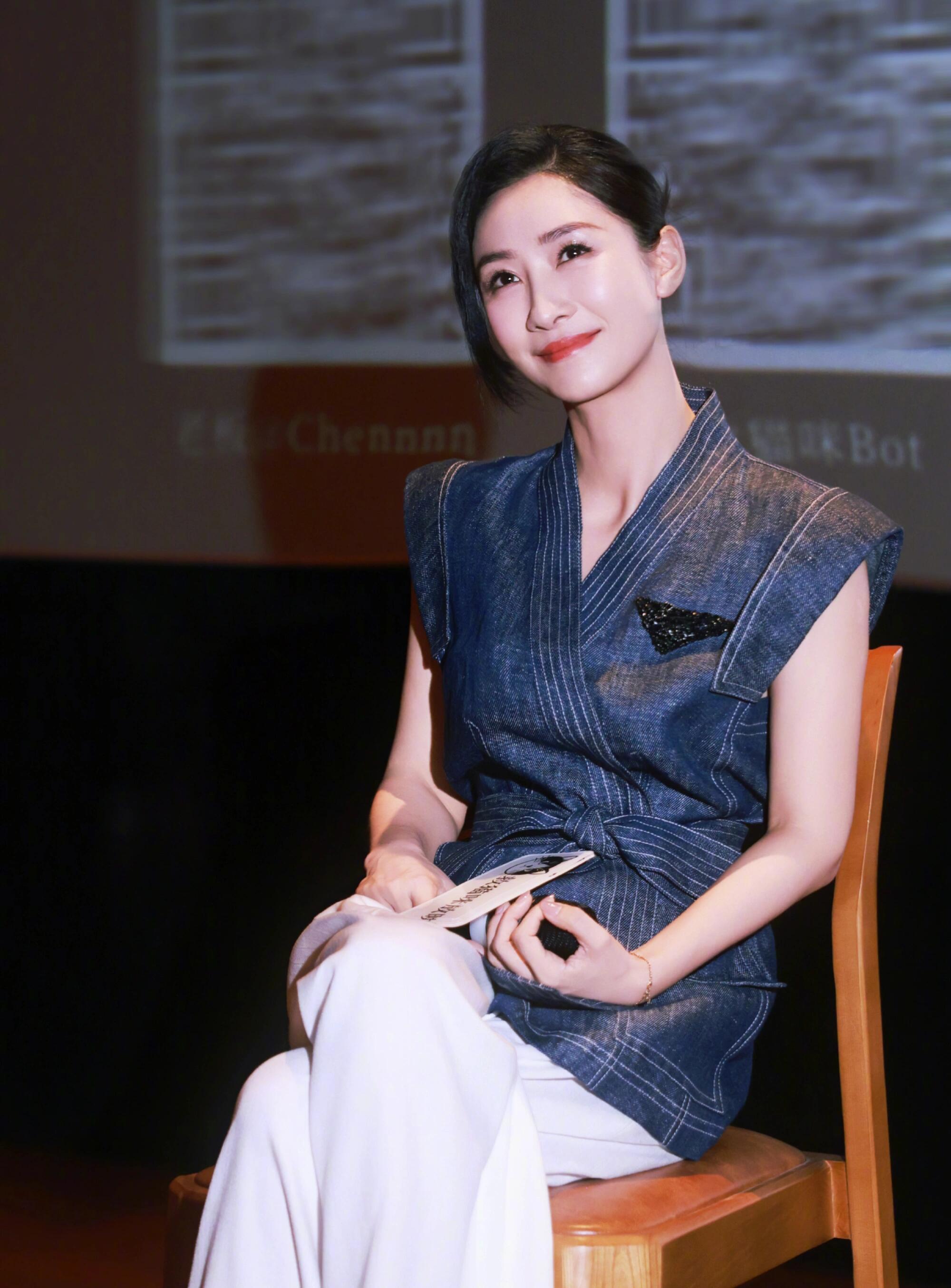 陶昕然把片酬全退给了剧组陶昕然回应零片酬出演新片 文艺片预算紧到主演退片酬才能做