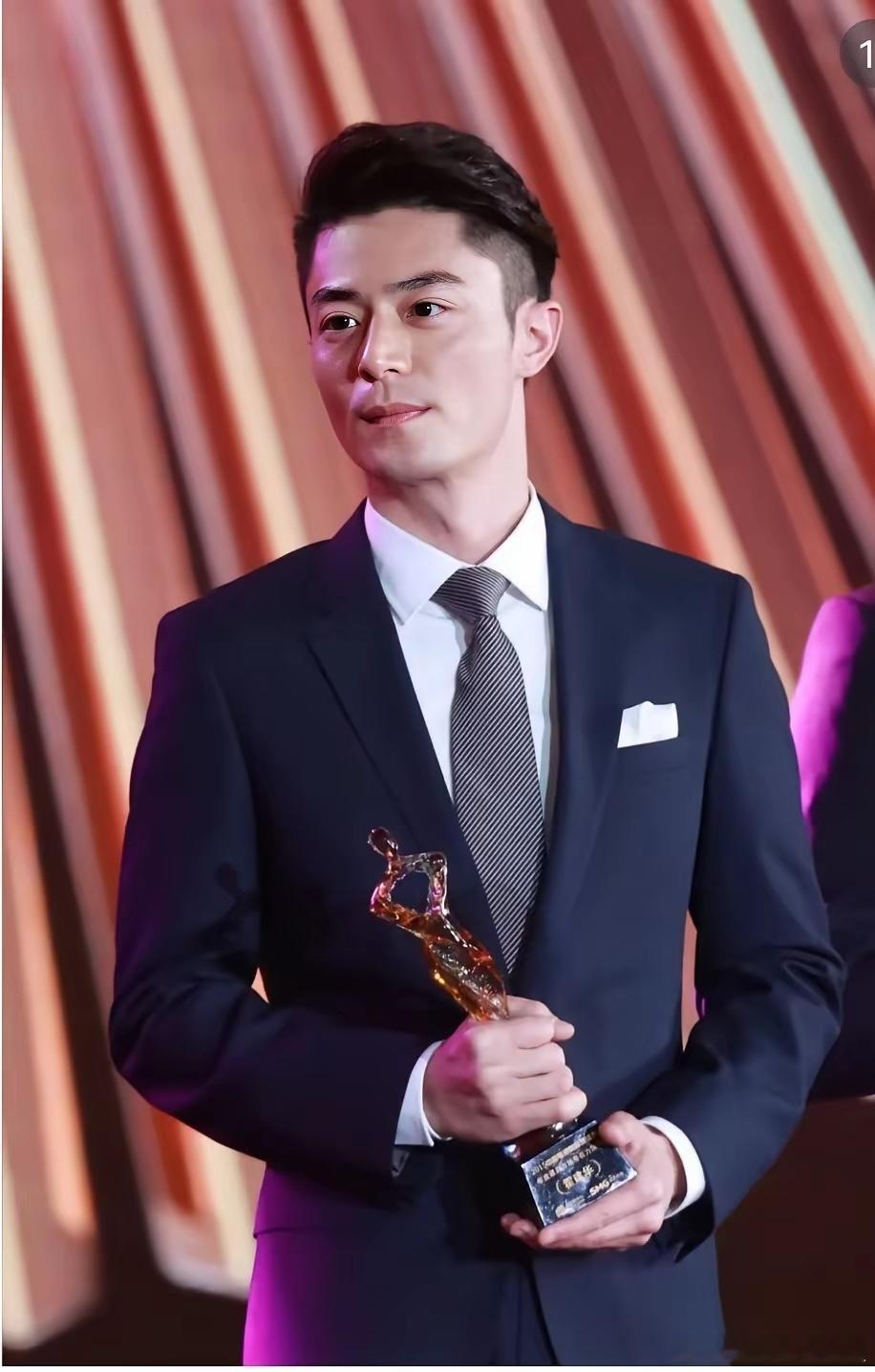 这泼天的运气硬是让霍建华给接住了！霍建华用自己的经历告诉你原来捡剩饭也能成为顶流