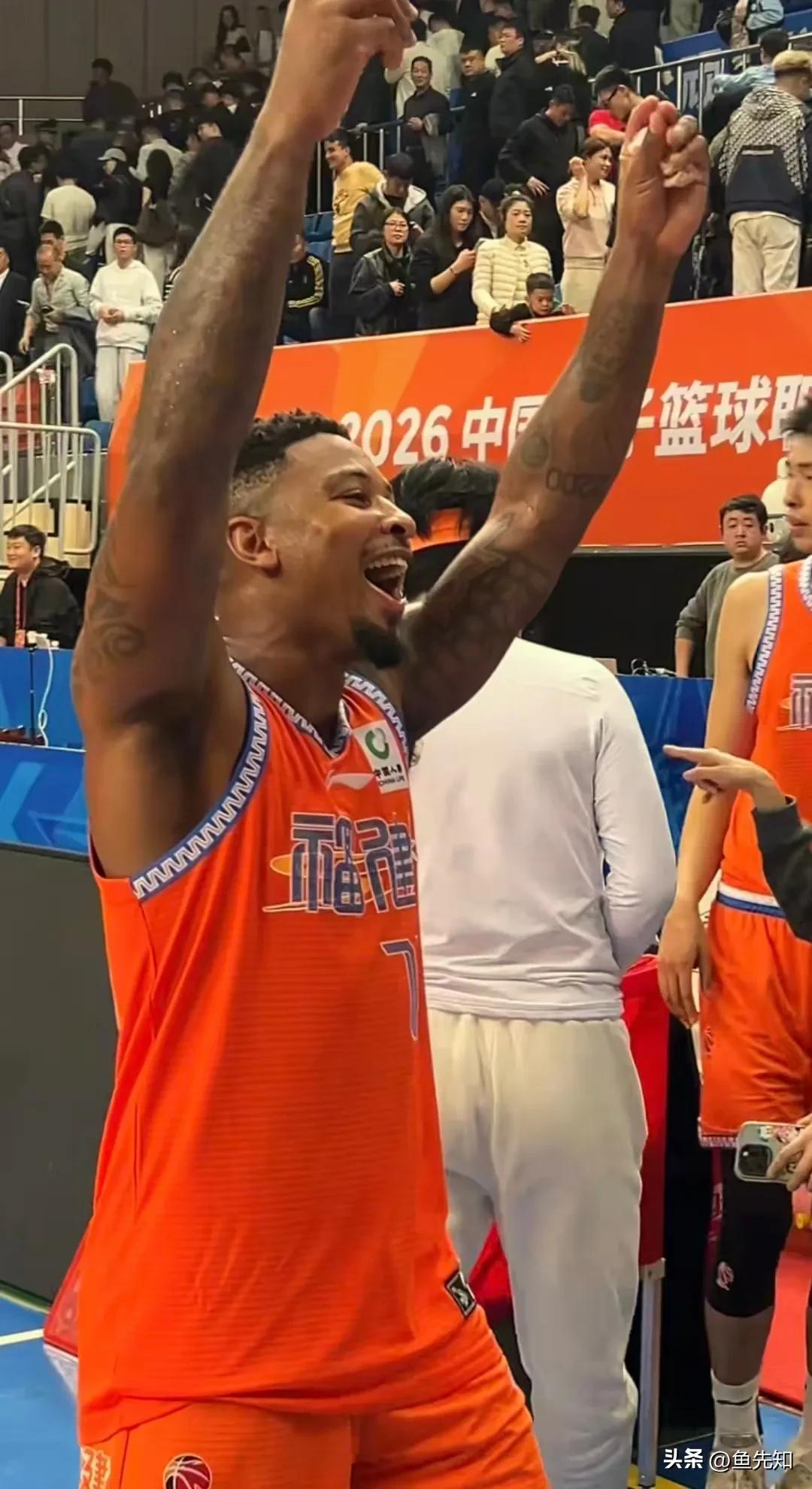 为什么皮特森今晚赢球后明显比前两场更开心，因为赢得对手是北京？错，因为皮特森觉得