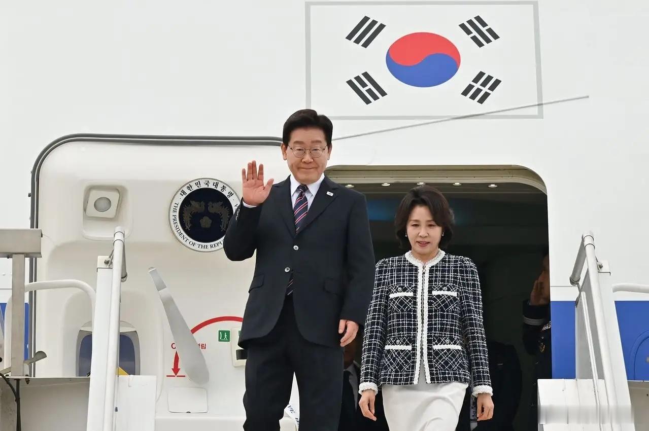 股价暴跌，李在明支持率降到上任以来最低点！7月30日，韩国四家民调机构公布的联合