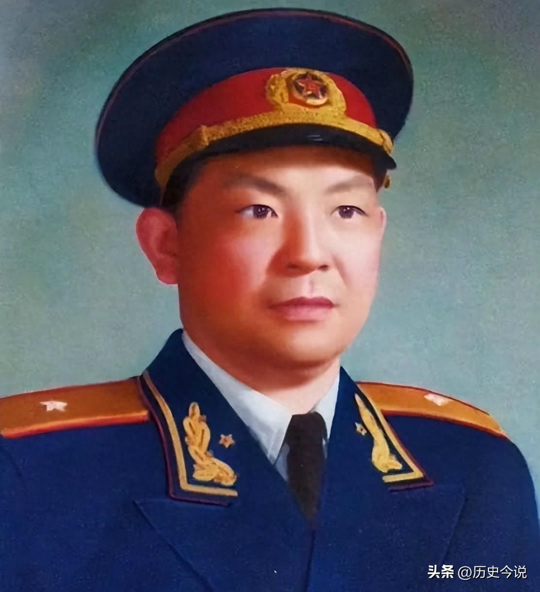 1955授衔风波：四野王牌副军长仅授少将，8位将领联名争衔，罗帅直言疏忽
 
阅