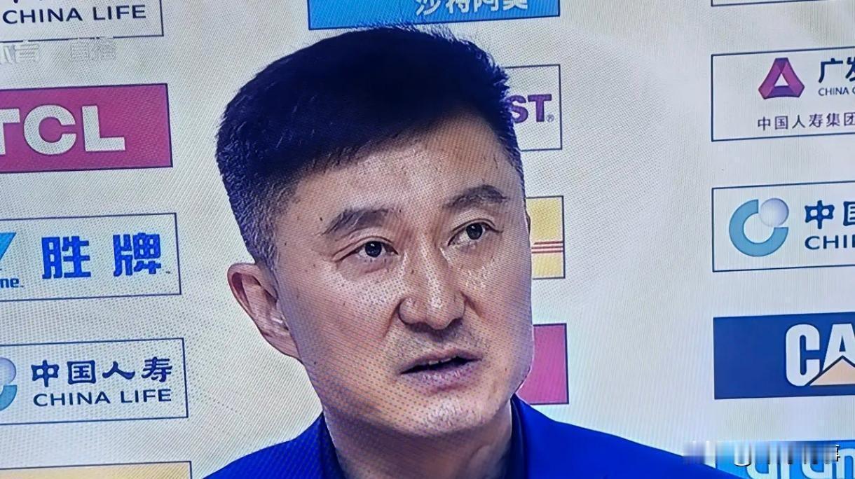 广东男篮硬生生从山西队手里抢下胜利，太拼了。  
    徐杰突然受伤下场，这代