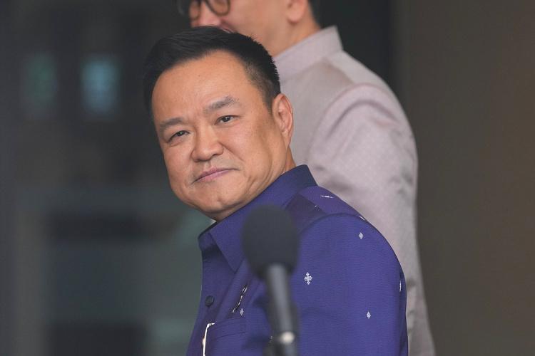 不玩虚的，既谈“感情”，也说“经济”。这不是泰国的道德绑架，而是亲兄弟明算账，一