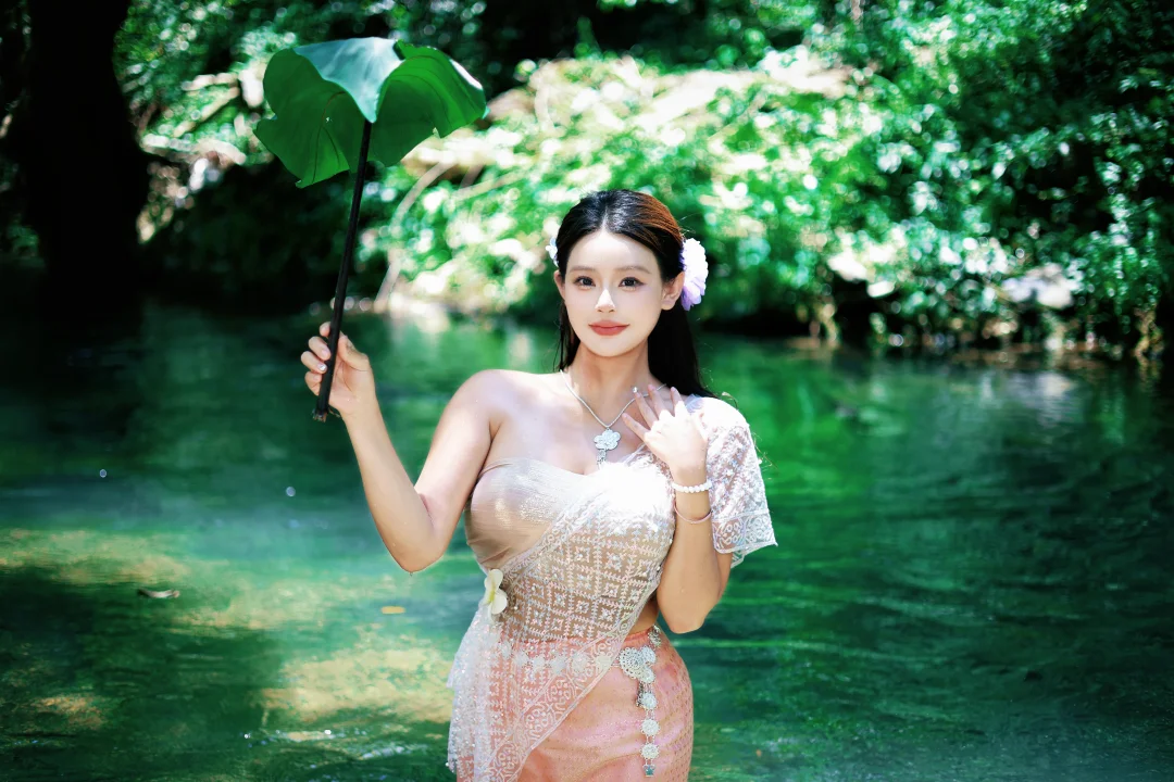 茉莉公主 傣族姑娘 总要穿一次少数民族服装吧 傣族服饰 小溪流拍照 精...