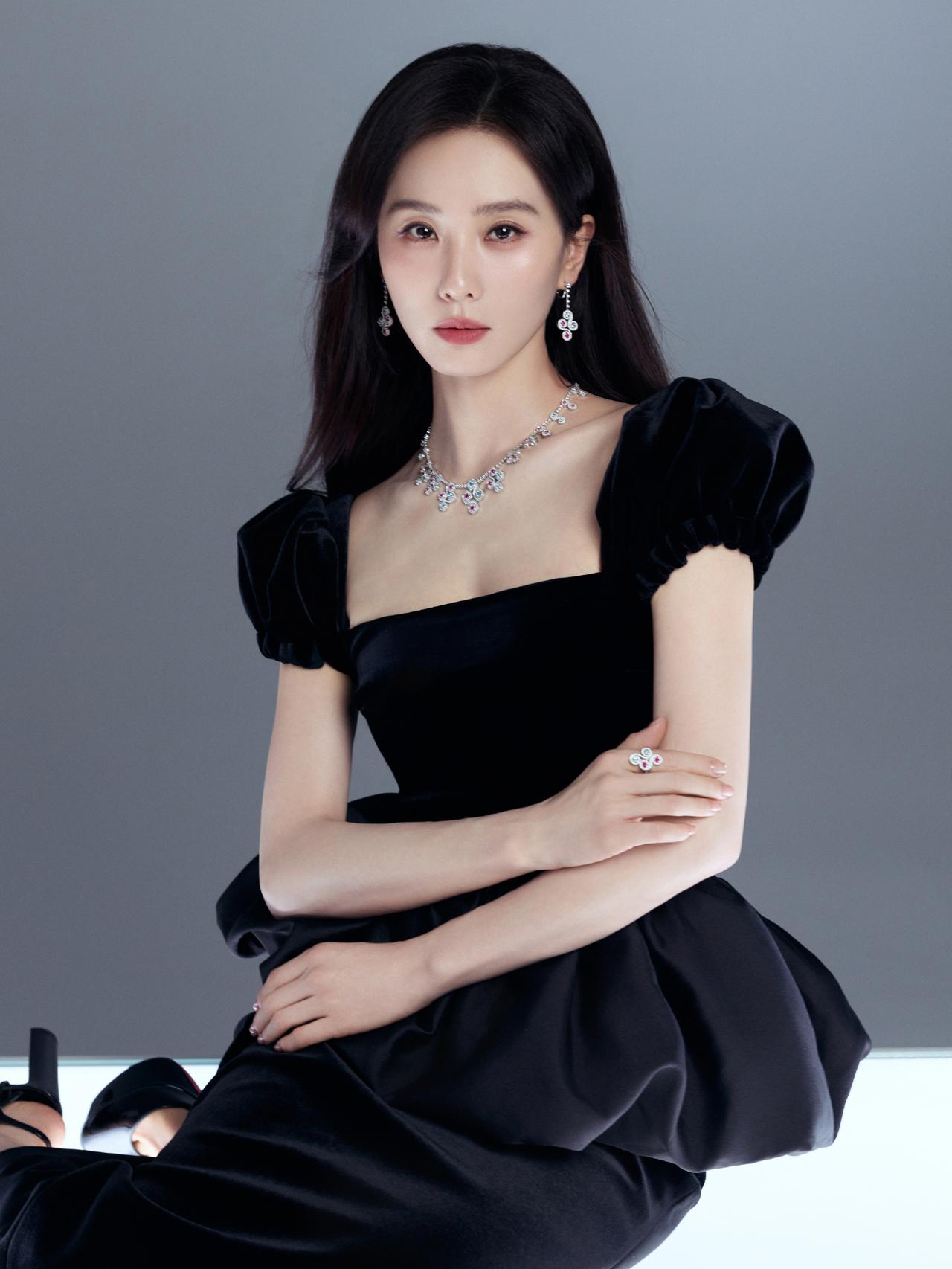 好贵的女神[飞吻]
刘诗诗