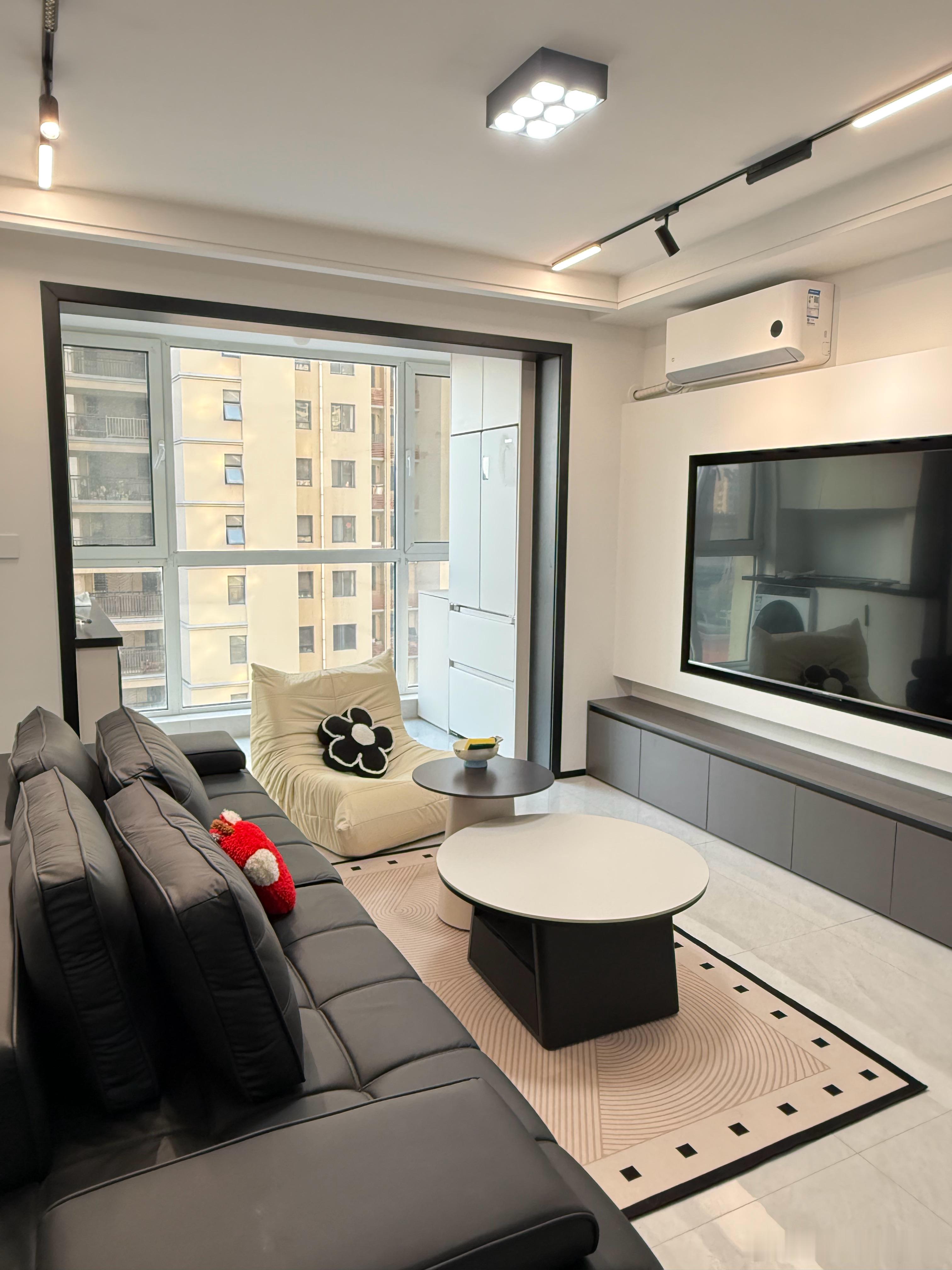 小户型去客厅化这题我会！但我这个纯种J人，真的抗拒不了家里被填得满满当当的安全感