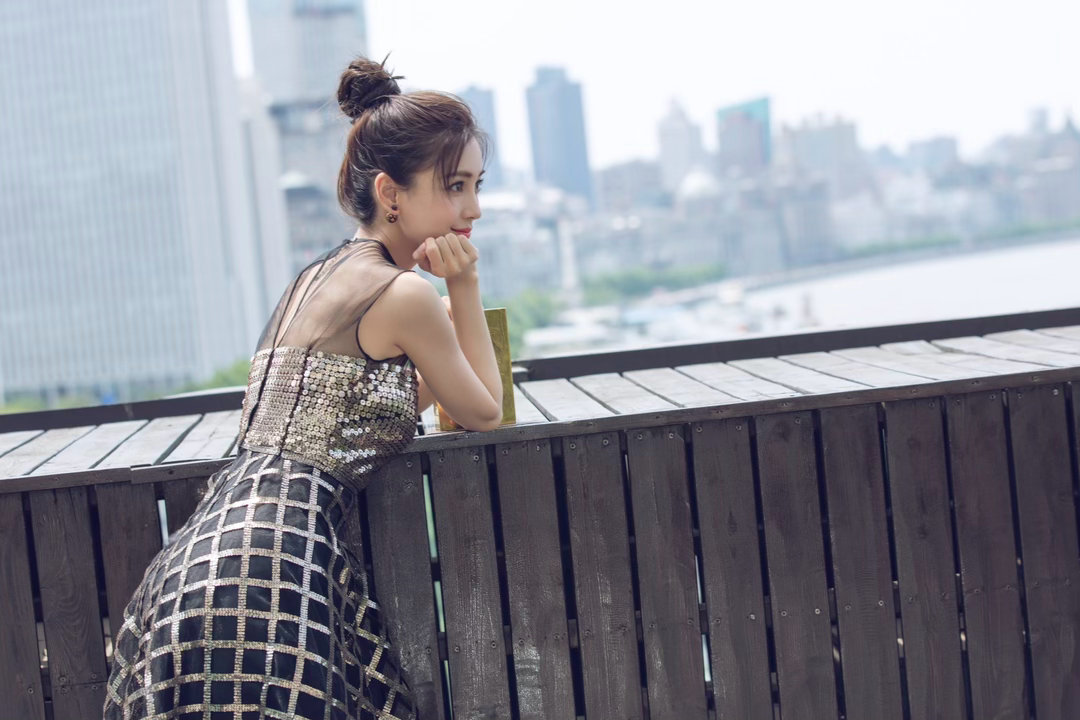 angelababy 杨颖 甜俏又贵气，这样的谁不爱呀