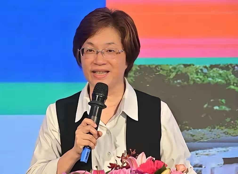 国民党选举整合困难，被称为国民党4大太阳之一的韩国瑜神隐了，现在能看到卢秀燕，蒋