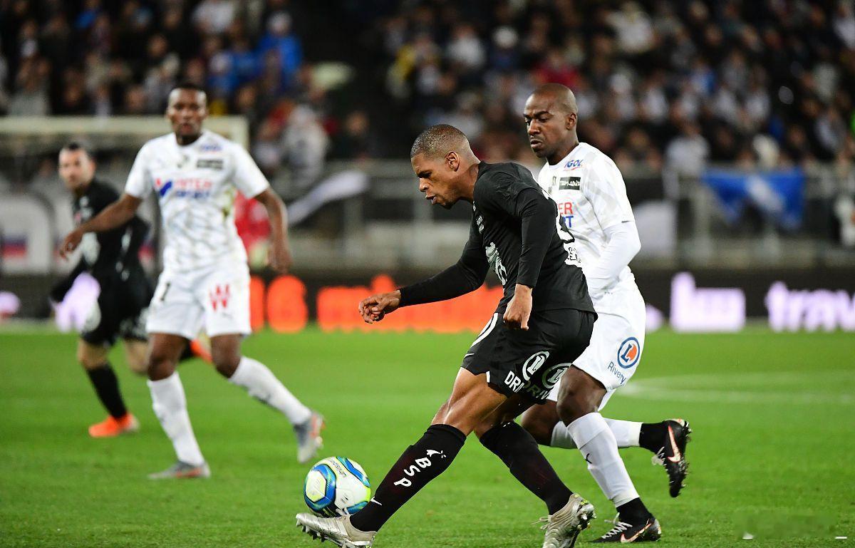 周六032 法甲 梅斯VS巴黎圣日耳曼梅斯三连胜后又是三连败，这个状态就像是过山