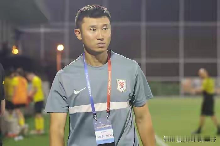 山东泰山足球名宿，前国脚周海滨挂帅的山东U18全运男足1：0战胜了东道主广东队。