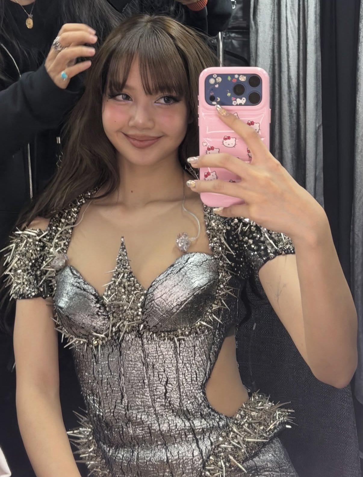 哈哈哈，荔枝结尾都是【あざっす！！】，同一个口气的【谢谢~！】 