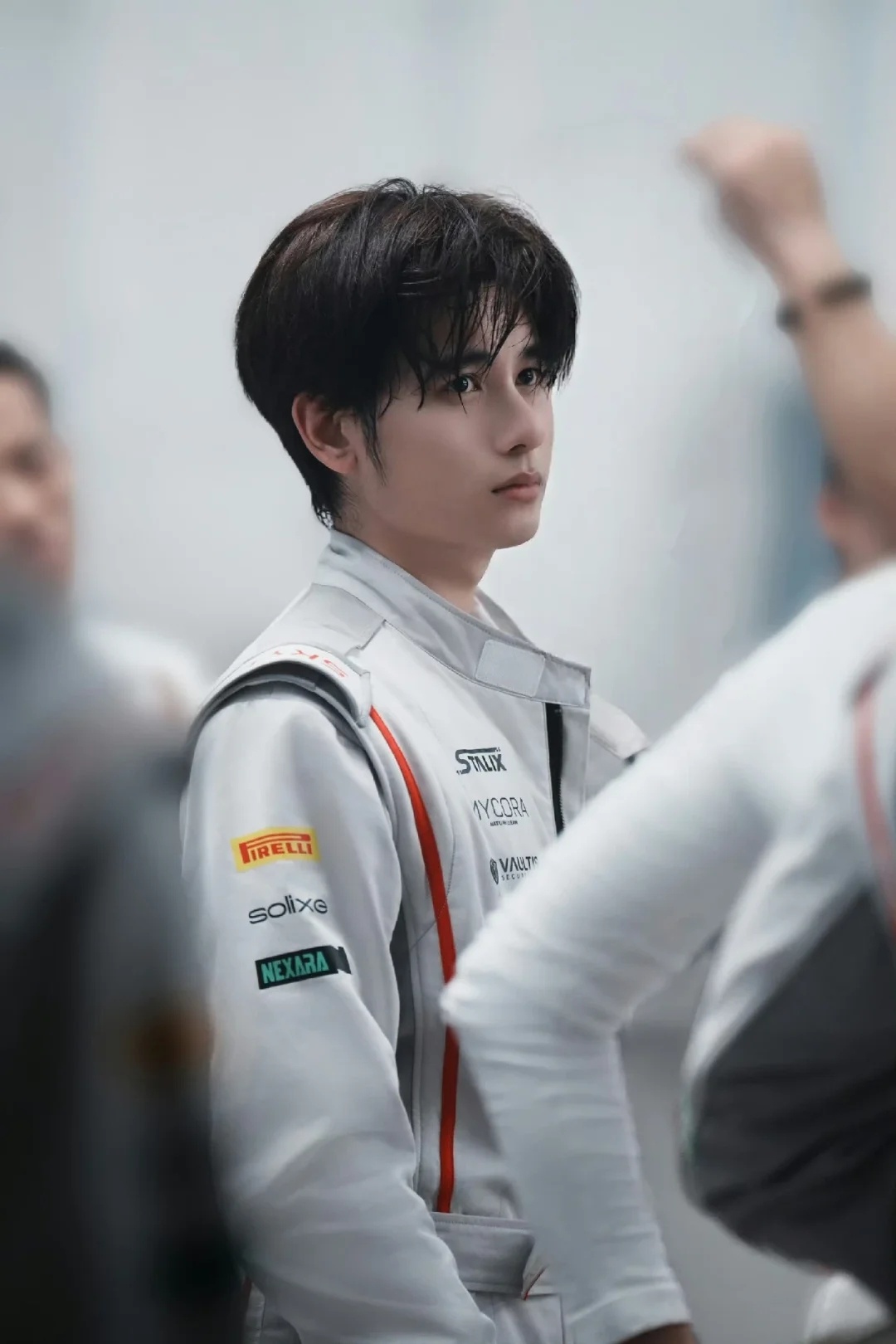 胡先煦靠《飞驰3》里的11番角色出圈了，目前已经是春节档角色榜热度第3，作为一个