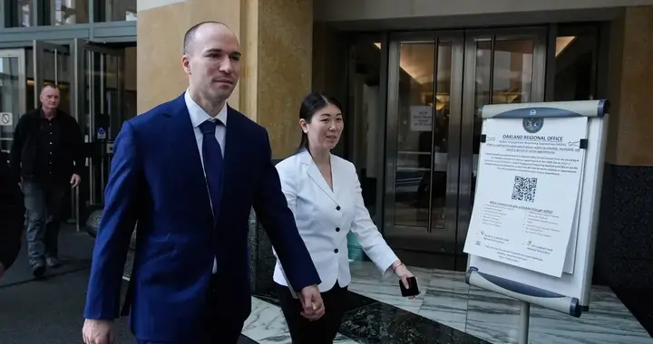 马斯克前女友出庭揭秘：他一边当着OpenAI董事，一边密谋把人挖走
