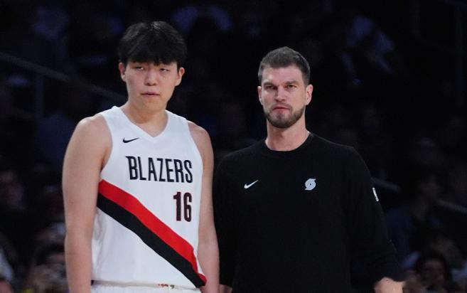 媒体人：杨瀚森经纪人说他最大优点是心大，不会深陷低迷情绪12月8日讯 今日NBA