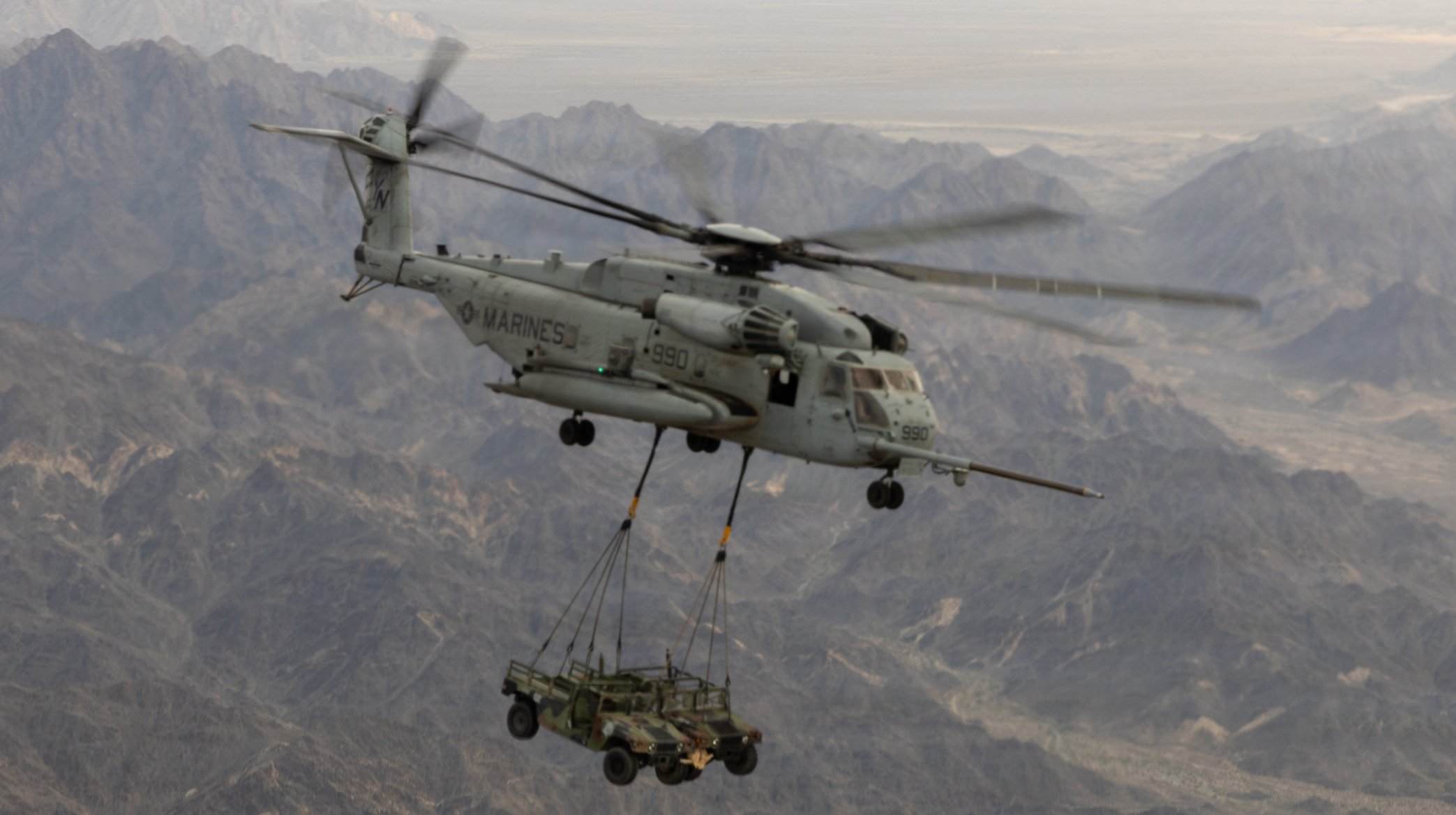 2026年3月31日，在亚利桑那州尤马附近，一架隶属于美国海军陆战队航空武器和战