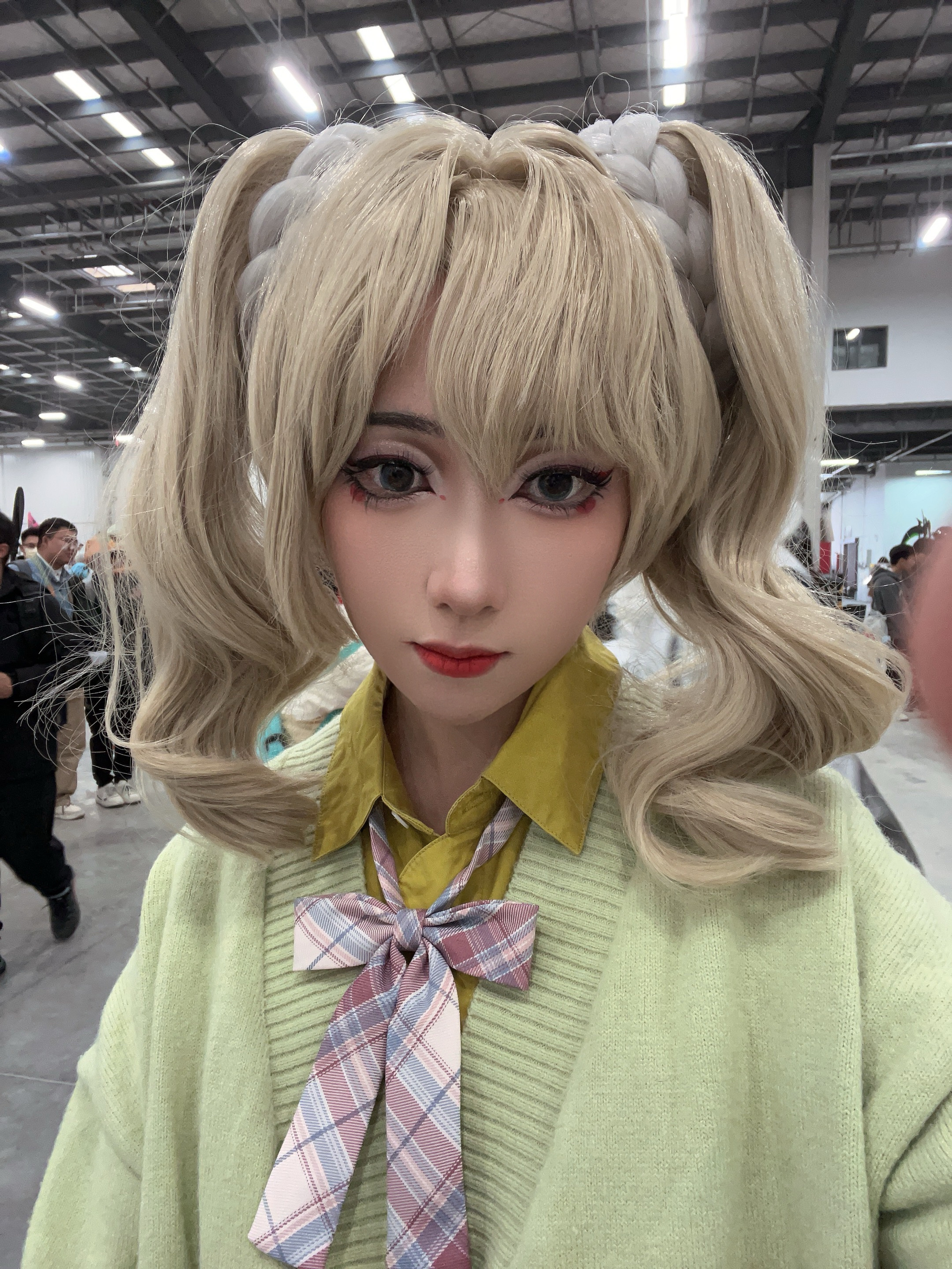 #COS[超话]# 收起耳朵的狐狸#cosplay##cos# ​​​