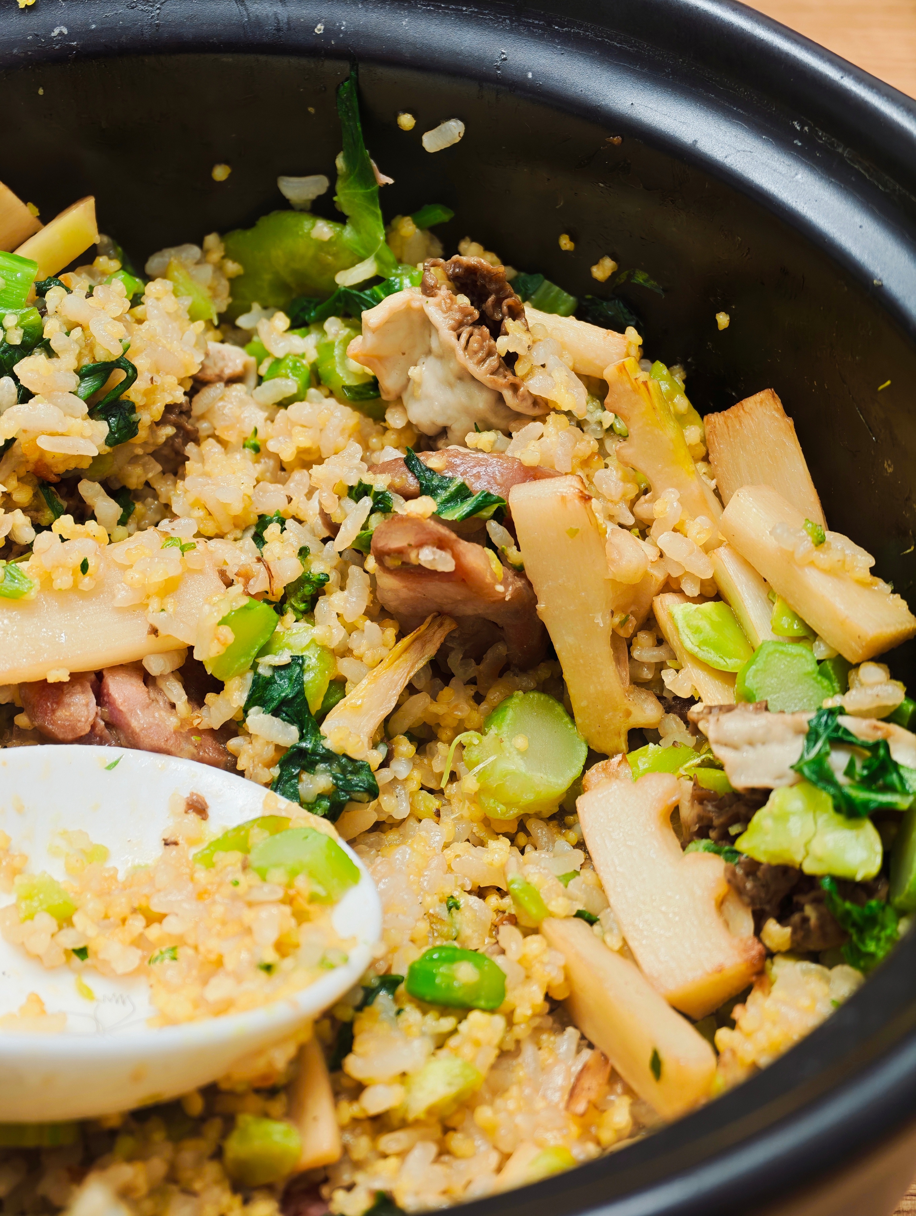 生活手记 冬去春来饭（春笋，腊肠，菜苔，蚕豆，羊肚菌）好好吃饭，好好生活 