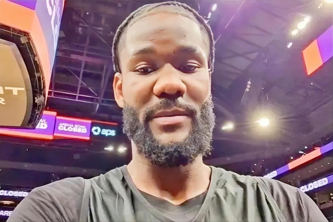 德安德烈-艾顿：NBA现役球员中，排名前五的中锋是以下这5位球员！

1、尼古拉