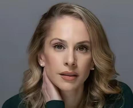 美国知名记者安娜·卡斯帕里安在社交媒体上表示：“我要对所有以色列人说：你们在国际